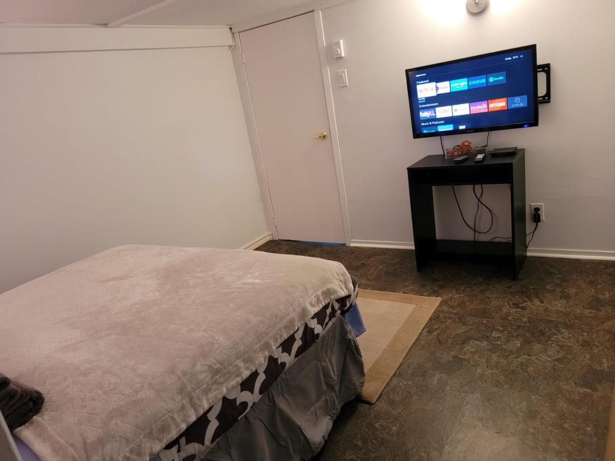 شقة Lower Level Apt 6Ft High Close To Hwy Netflix Wifi إيدموندستون المظهر الخارجي الصورة