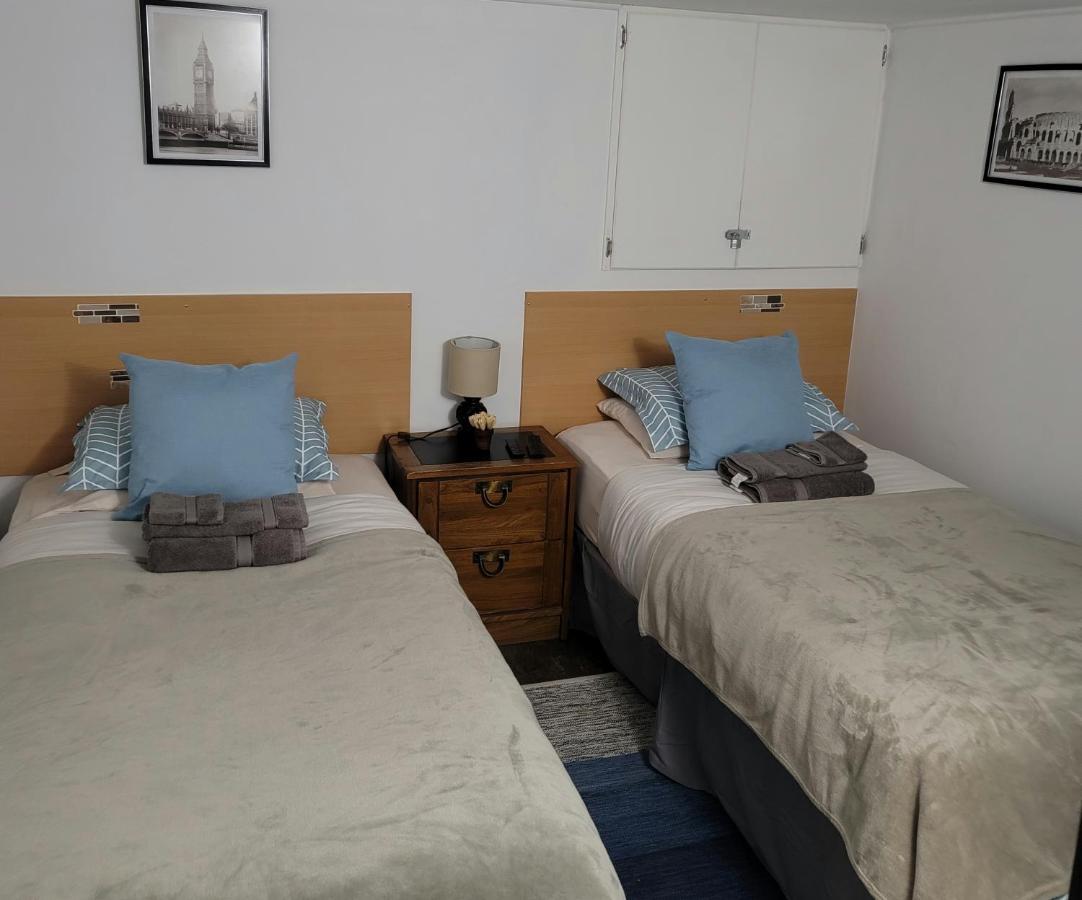 شقة Lower Level Apt 6Ft High Close To Hwy Netflix Wifi إيدموندستون المظهر الخارجي الصورة
